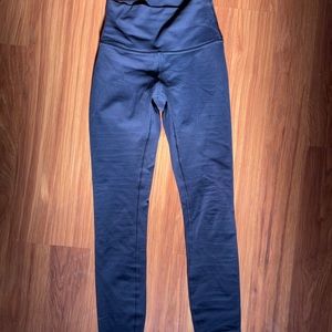 Lululemon Wunder Under Navy 25” length size 2